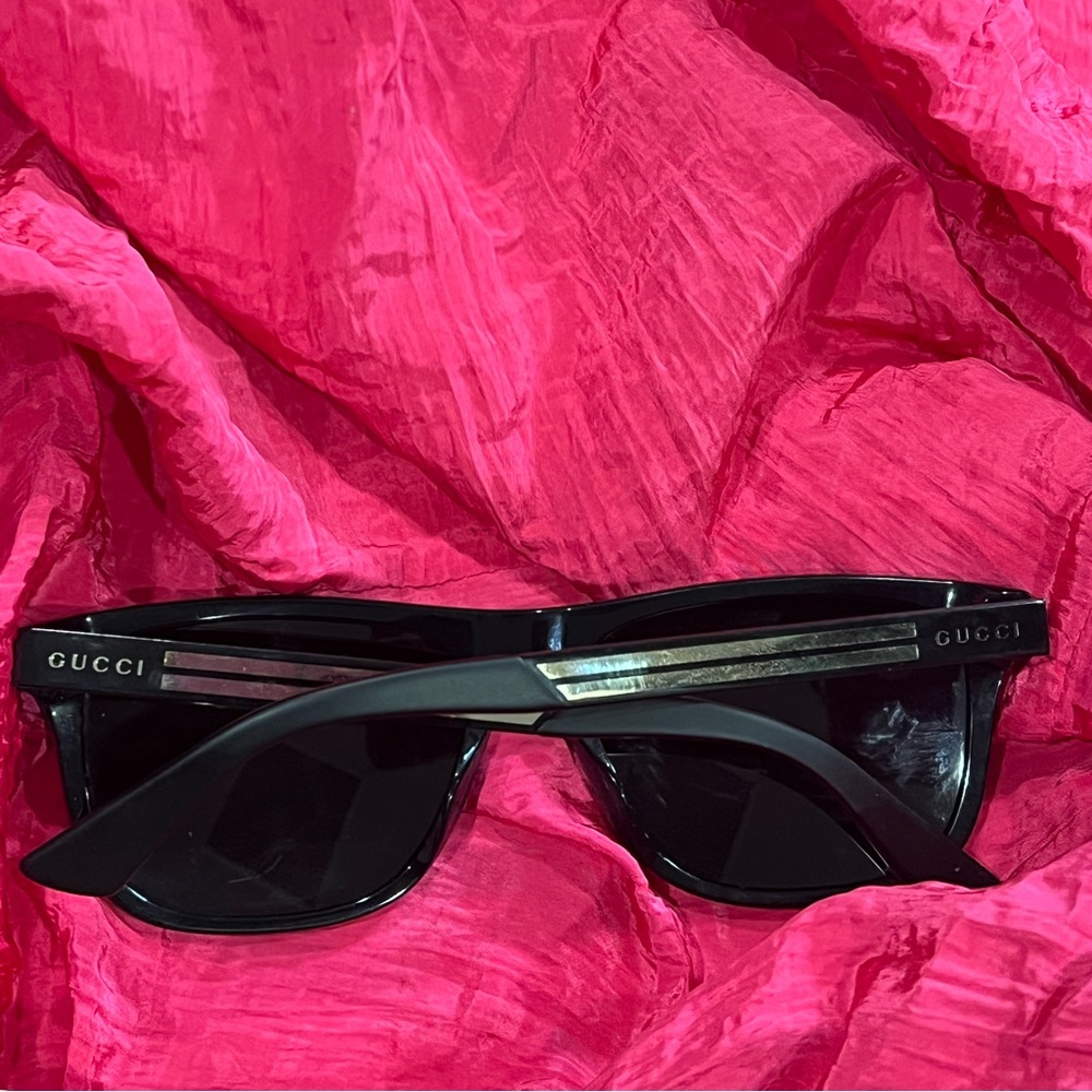 Brand new one size Gucci sun glasses